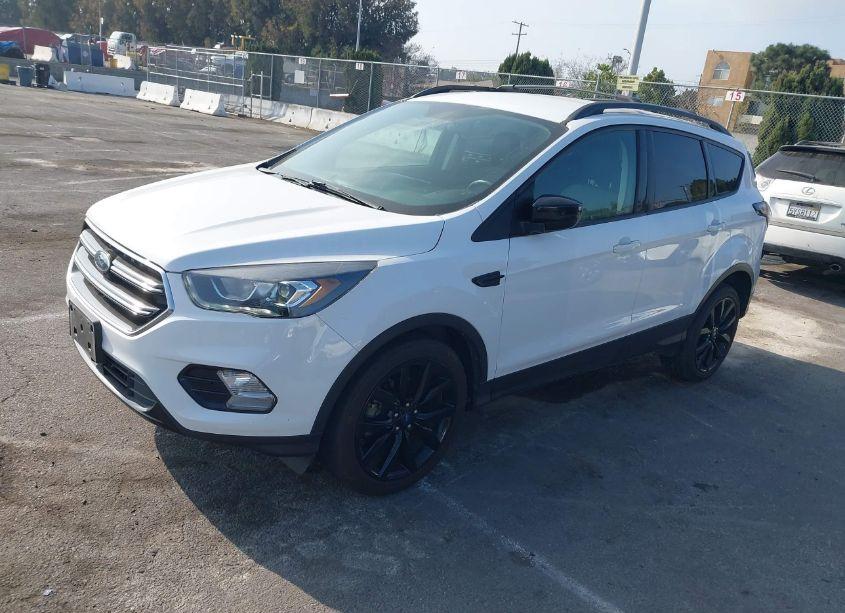 Photo 2 of 2018 Ford Escape SE (VIN 1FMCU0GD6JUA42396)