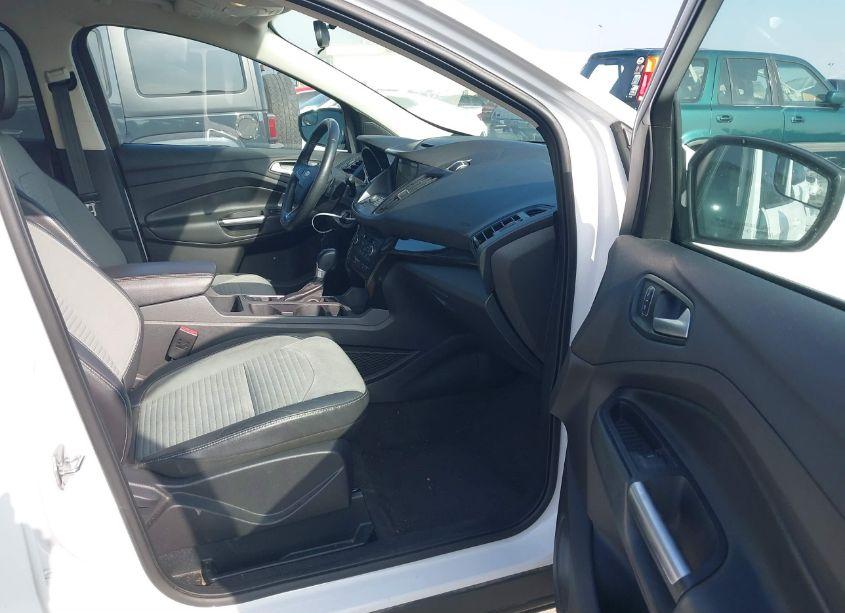 Photo 5 of 2018 Ford Escape SE (VIN 1FMCU0GD6JUA42396)