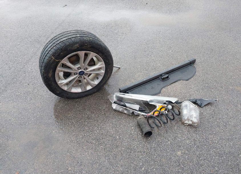 Photo 12 of 2018 Ford Escape SE (VIN 1FMCU0GD6JUB12284)