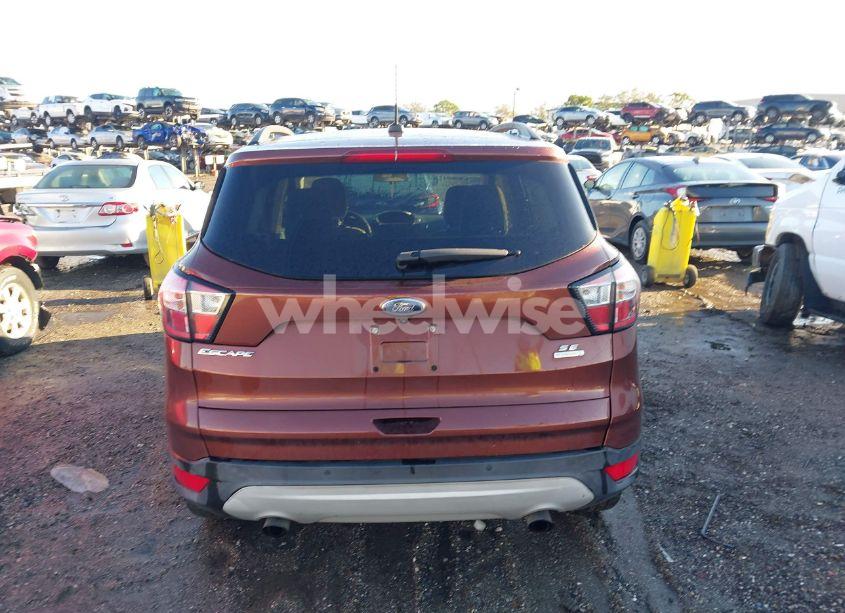 Photo 16 of 2018 Ford Escape SE (VIN 1FMCU0GD6JUB15217)