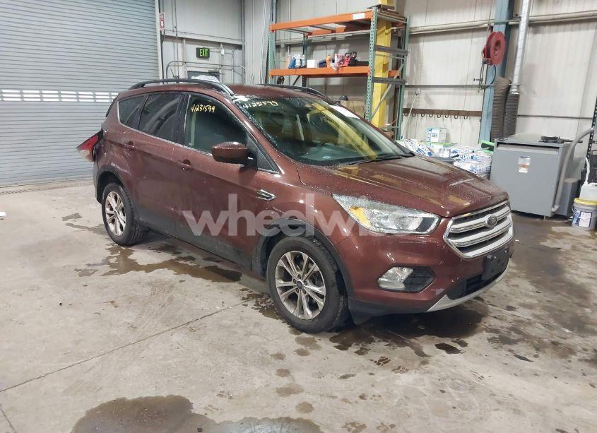 2018 Ford Escape SE (VIN 1FMCU0GD6JUB32888) main photo