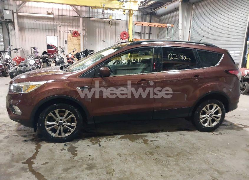 Photo 14 of 2018 Ford Escape SE (VIN 1FMCU0GD6JUB32888)