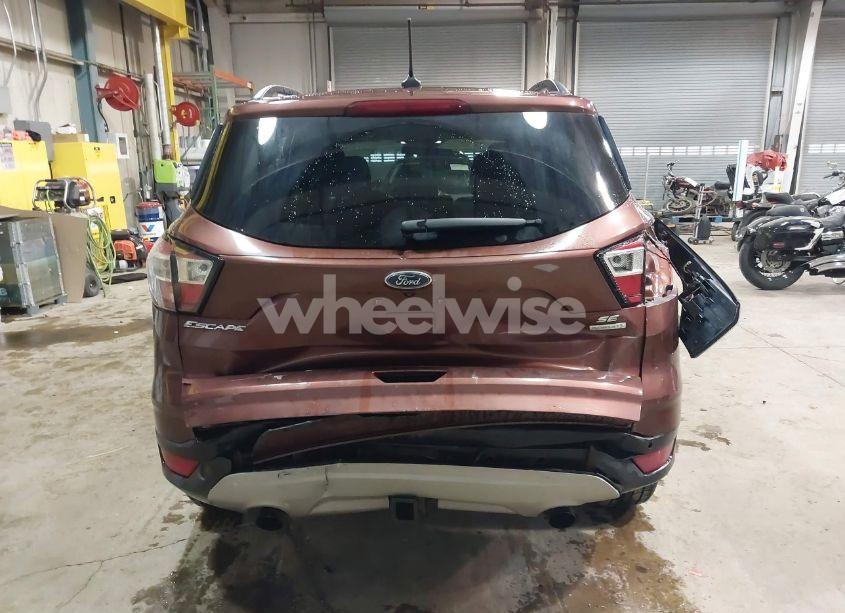 Photo 16 of 2018 Ford Escape SE (VIN 1FMCU0GD6JUB32888)