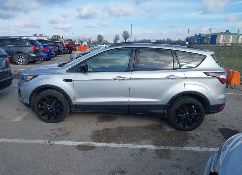 Photo 13 of 2018 Ford Escape SE (VIN 1FMCU0GD6JUB85896)
