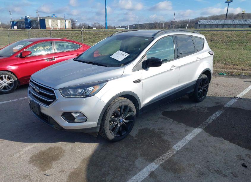 Photo 2 of 2018 Ford Escape SE (VIN 1FMCU0GD6JUB85896)