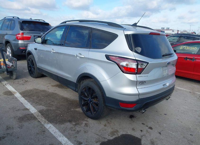 Photo 3 of 2018 Ford Escape SE (VIN 1FMCU0GD6JUB85896)