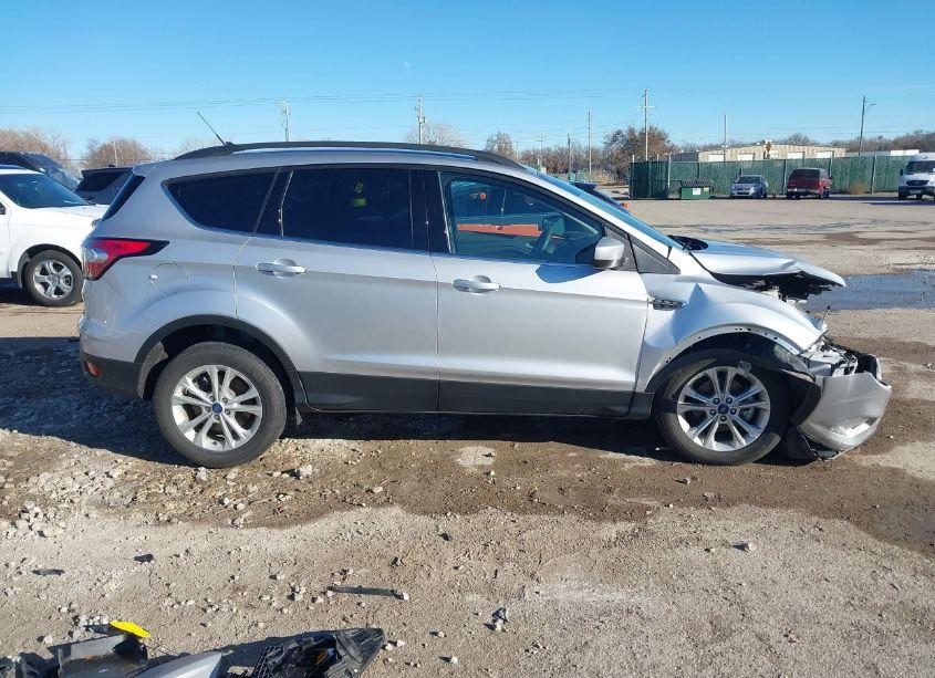Photo 14 of 2018 Ford Escape SE (VIN 1FMCU0GD6JUC06715)