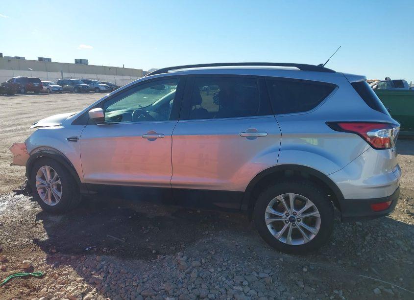 Photo 15 of 2018 Ford Escape SE (VIN 1FMCU0GD6JUC06715)