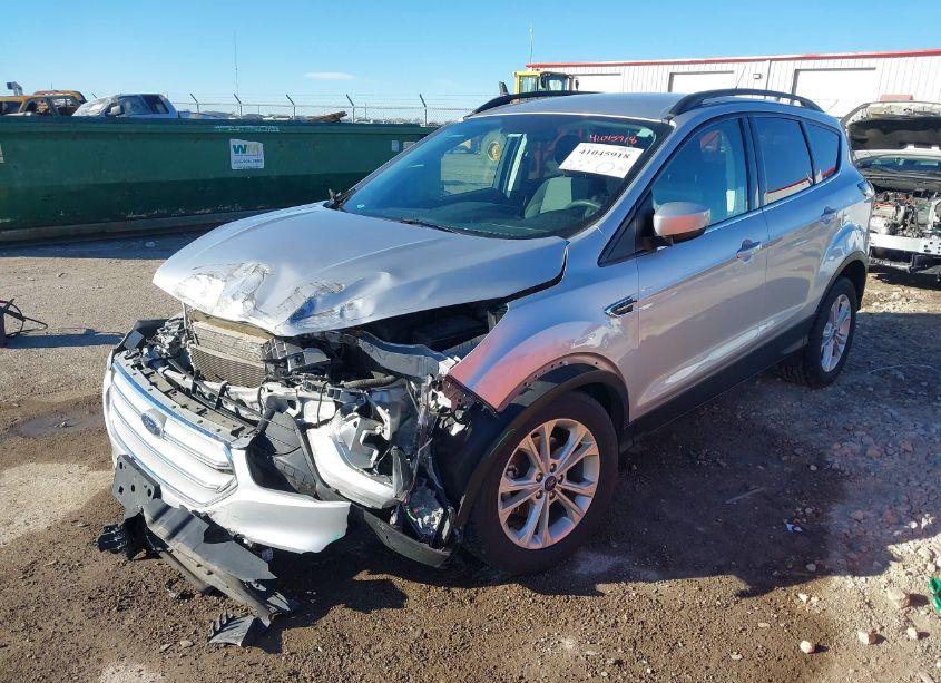 Photo 2 of 2018 Ford Escape SE (VIN 1FMCU0GD6JUC06715)