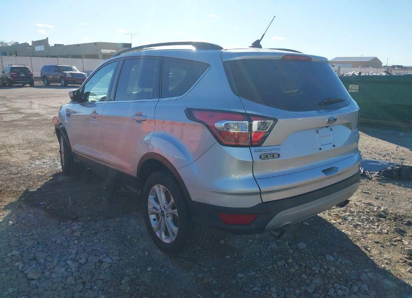 Photo 3 of 2018 Ford Escape SE (VIN 1FMCU0GD6JUC06715)