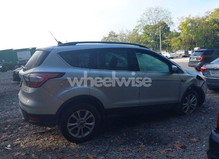 Photo 13 of 2018 Ford Escape SE (VIN 1FMCU0GD6JUC32442)