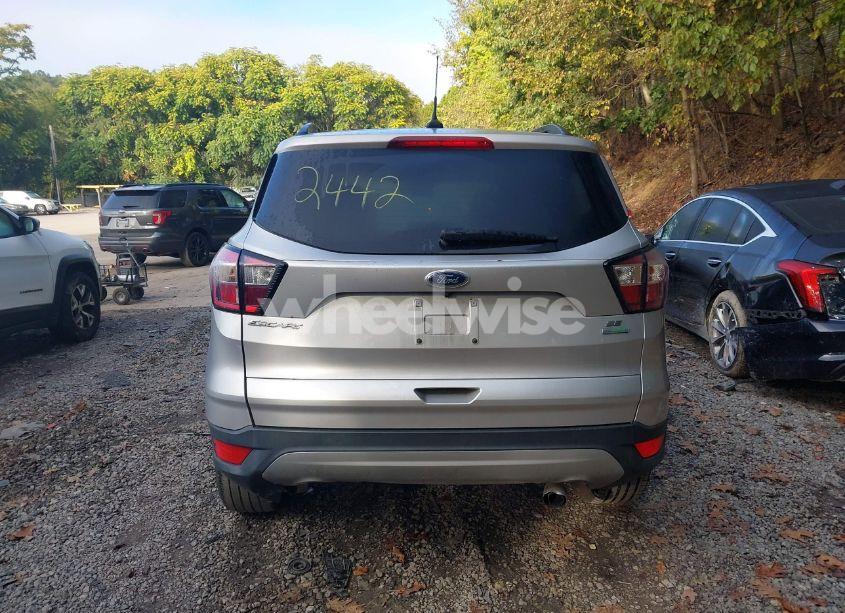 Photo 16 of 2018 Ford Escape SE (VIN 1FMCU0GD6JUC32442)