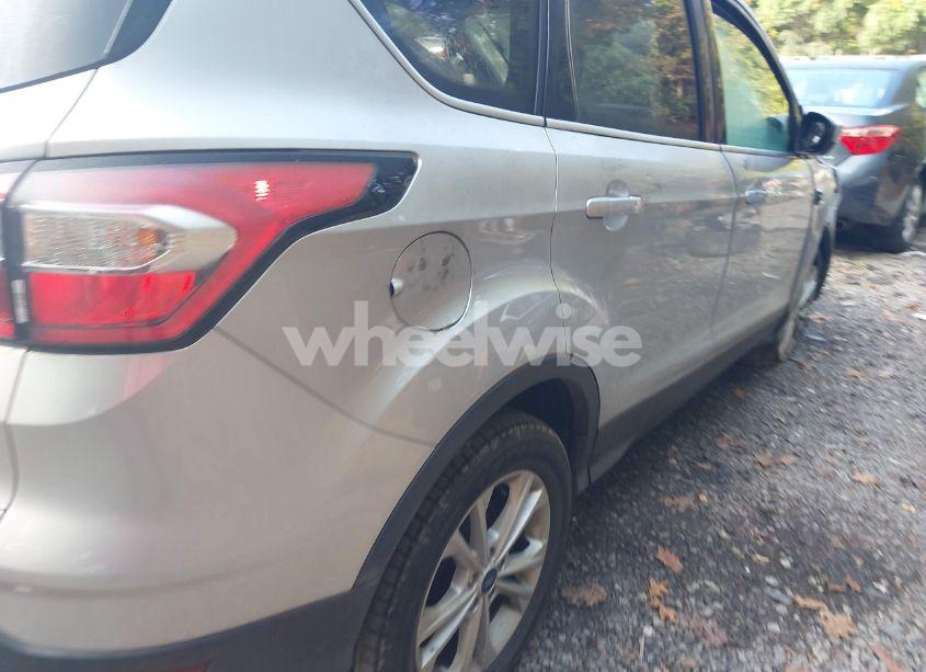 Photo 20 of 2018 Ford Escape SE (VIN 1FMCU0GD6JUC32442)
