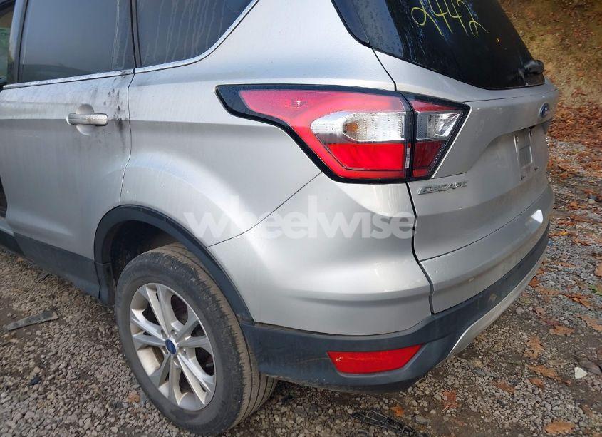 Photo 21 of 2018 Ford Escape SE (VIN 1FMCU0GD6JUC32442)
