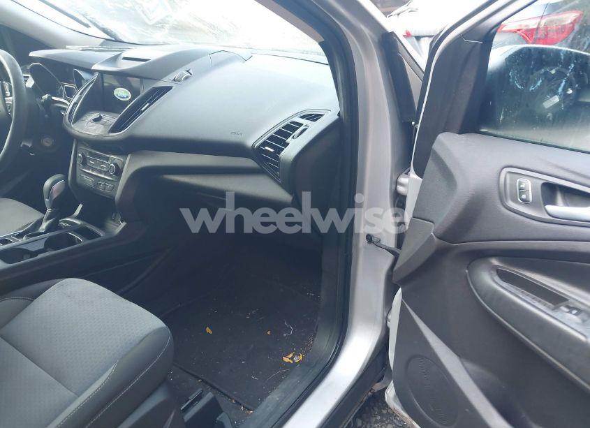 Photo 5 of 2018 Ford Escape SE (VIN 1FMCU0GD6JUC32442)