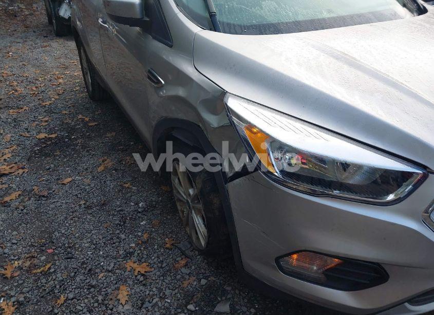 Photo 6 of 2018 Ford Escape SE (VIN 1FMCU0GD6JUC32442)