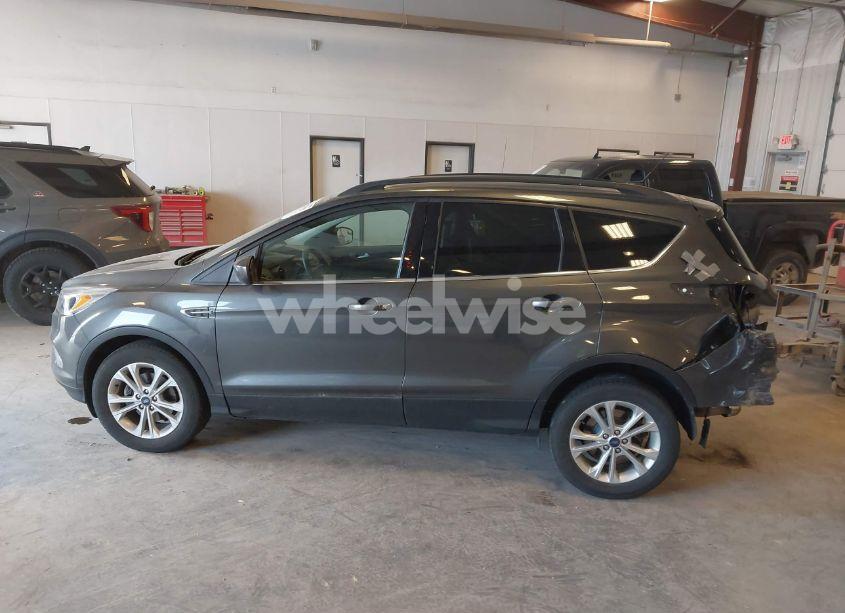 Photo 14 of 2018 Ford Escape SE (VIN 1FMCU0GD6JUC47569)