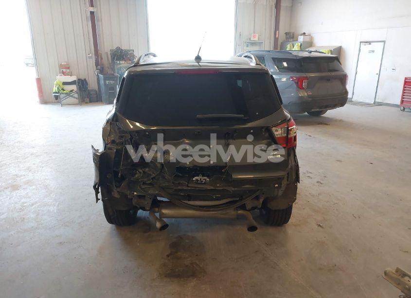 Photo 16 of 2018 Ford Escape SE (VIN 1FMCU0GD6JUC47569)