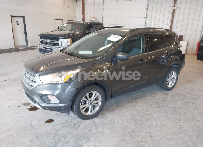 Photo 2 of 2018 Ford Escape SE (VIN 1FMCU0GD6JUC47569)