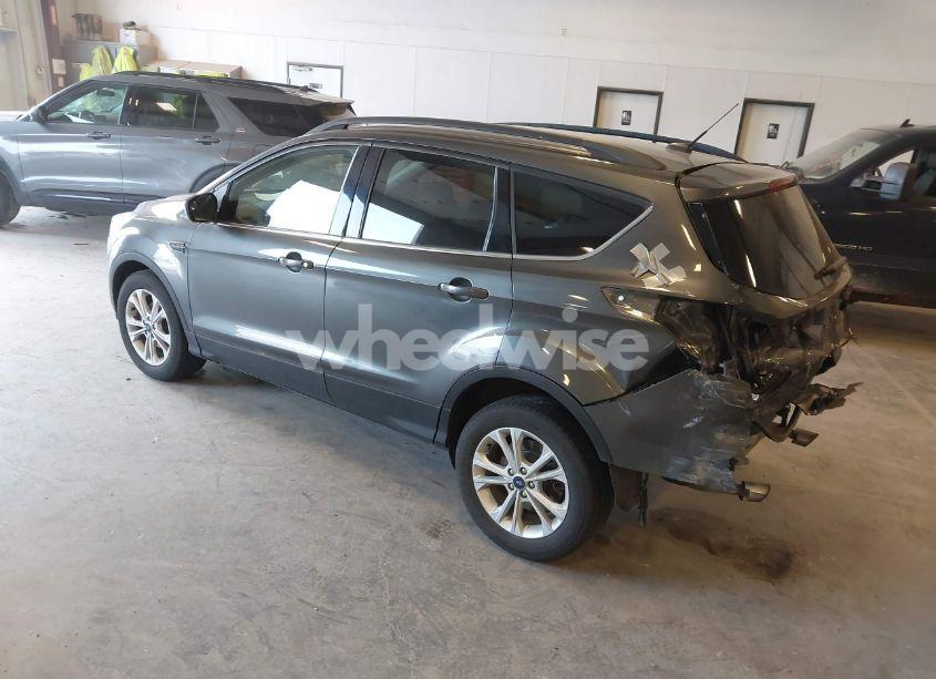 Photo 3 of 2018 Ford Escape SE (VIN 1FMCU0GD6JUC47569)