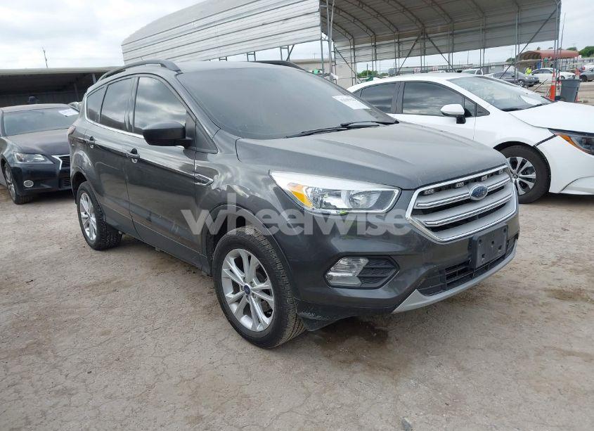 2018 Ford Escape SE (VIN 1FMCU0GD6JUC69927) main photo