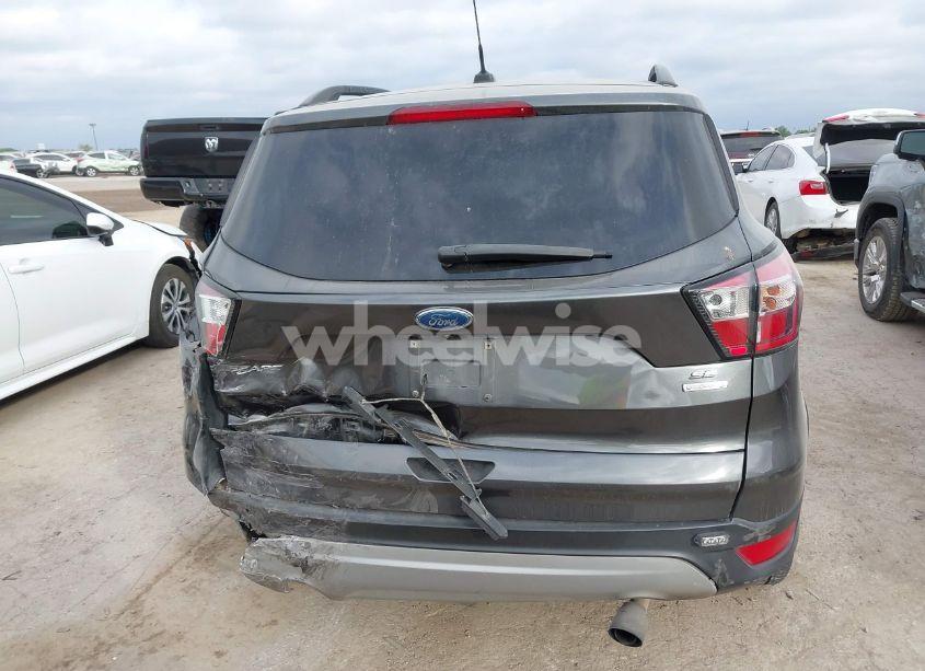 Photo 16 of 2018 Ford Escape SE (VIN 1FMCU0GD6JUC69927)