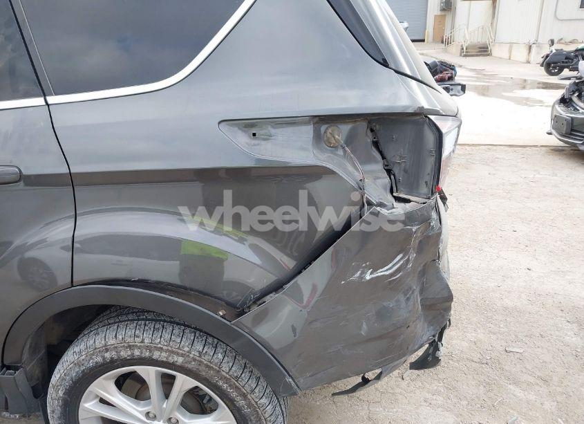 Photo 6 of 2018 Ford Escape SE (VIN 1FMCU0GD6JUC69927)