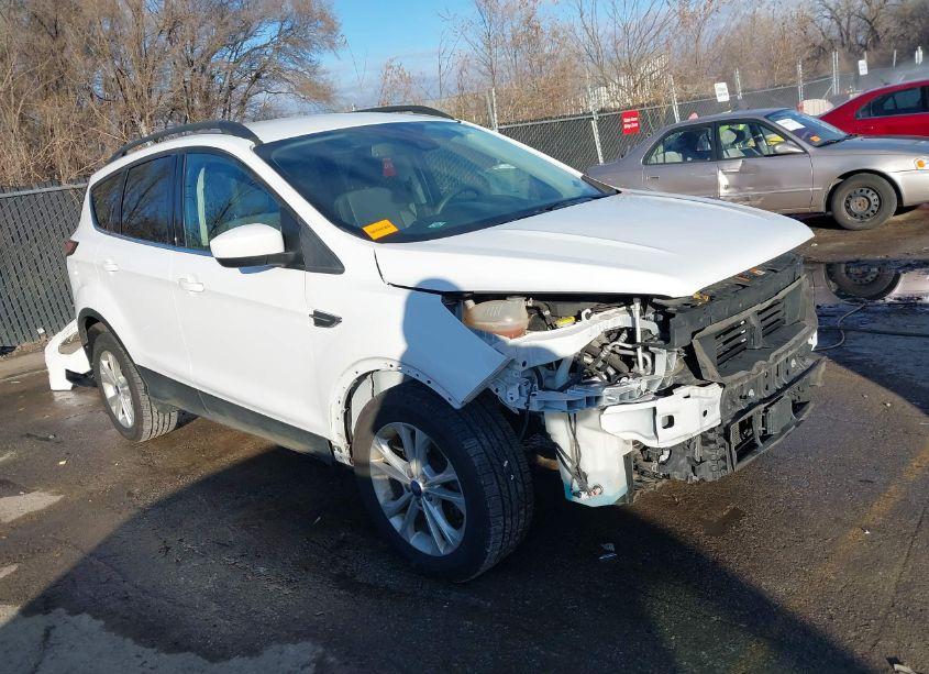 2018 Ford Escape SE (VIN 1FMCU0GD6JUD07558) main photo