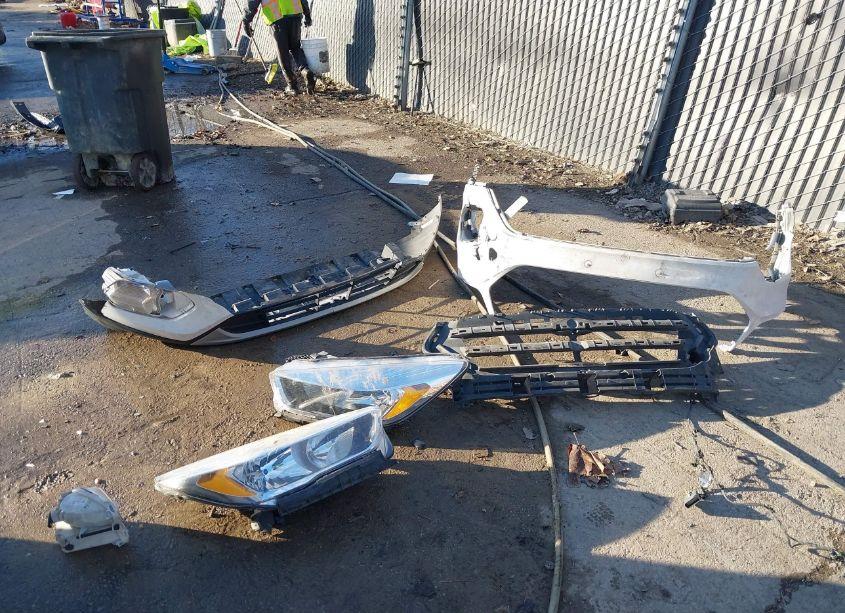 Photo 12 of 2018 Ford Escape SE (VIN 1FMCU0GD6JUD07558)