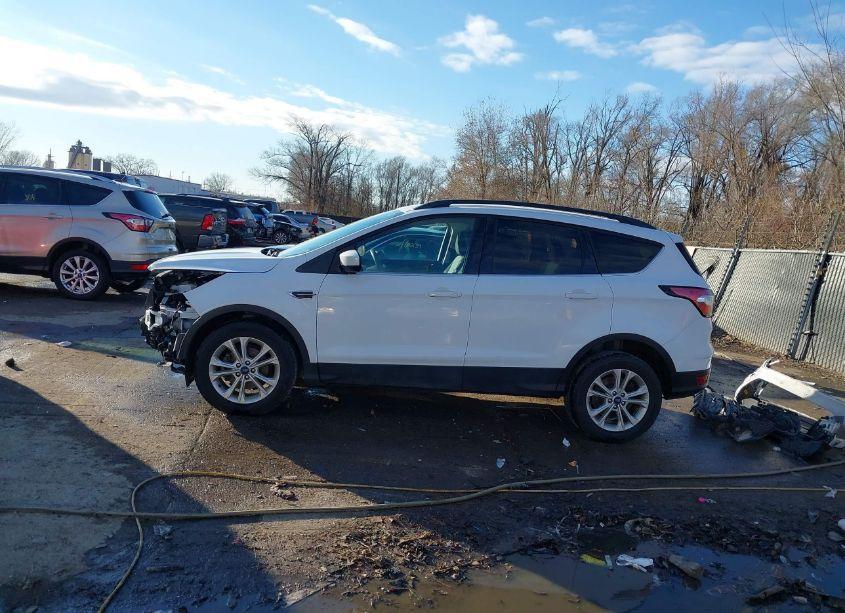 Photo 15 of 2018 Ford Escape SE (VIN 1FMCU0GD6JUD07558)