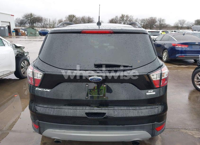 Photo 16 of 2018 Ford Escape SE (VIN 1FMCU0GD6JUD43556)