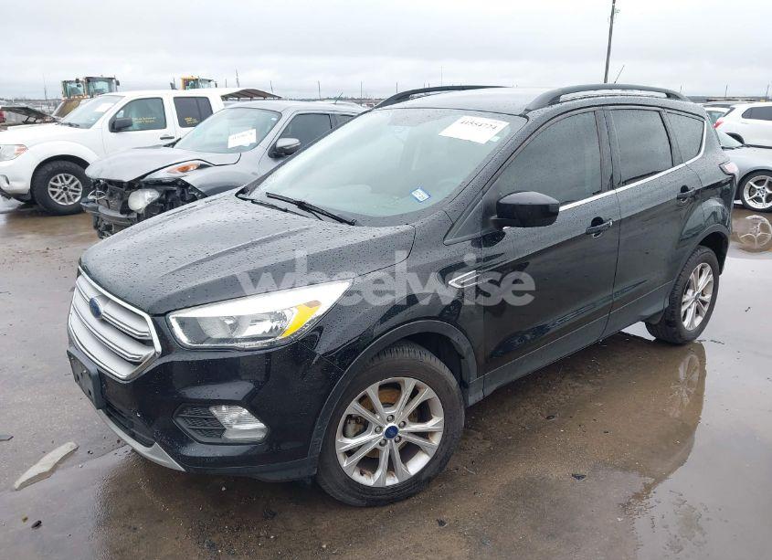 Photo 2 of 2018 Ford Escape SE (VIN 1FMCU0GD6JUD43556)