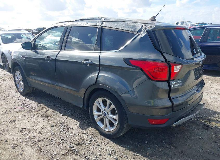 Photo 3 of 2019 Ford Escape SE (VIN 1FMCU0GD6KUA10601)