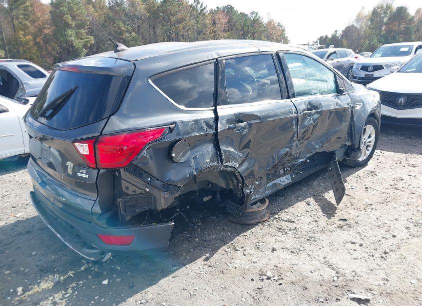 Photo 4 of 2019 Ford Escape SE (VIN 1FMCU0GD6KUA10601)