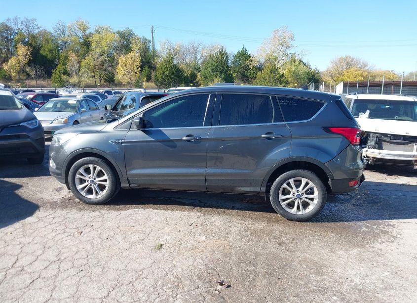 Photo 14 of 2019 Ford Escape SE (VIN 1FMCU0GD6KUB57341)
