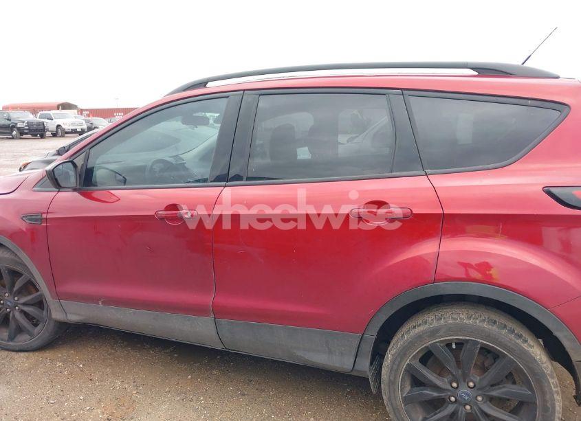 Photo 14 of 2019 Ford Escape SE (VIN 1FMCU0GD6KUB58201)