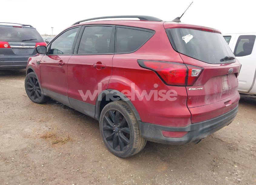 Photo 3 of 2019 Ford Escape SE (VIN 1FMCU0GD6KUB58201)