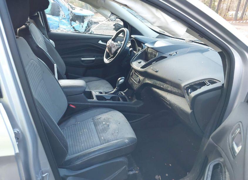 Photo 5 of 2019 Ford Escape SE (VIN 1FMCU0GD6KUB80814)