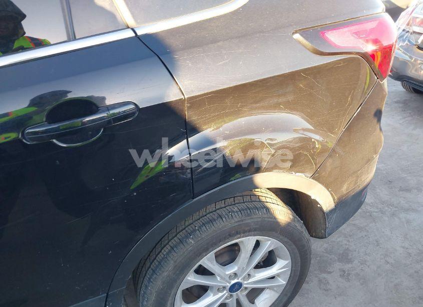 Photo 19 of 2019 Ford Escape SE (VIN 1FMCU0GD6KUC52417)