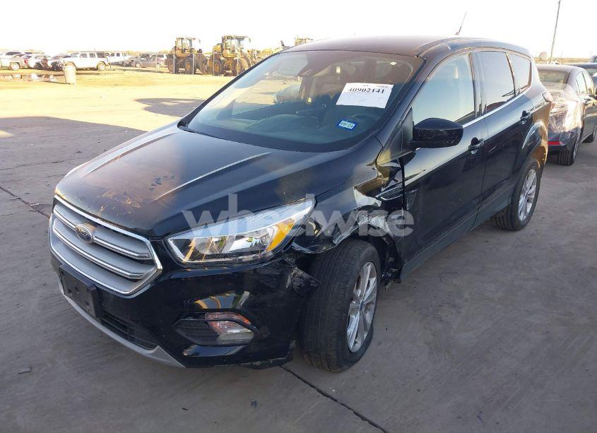 Photo 2 of 2019 Ford Escape SE (VIN 1FMCU0GD6KUC52417)