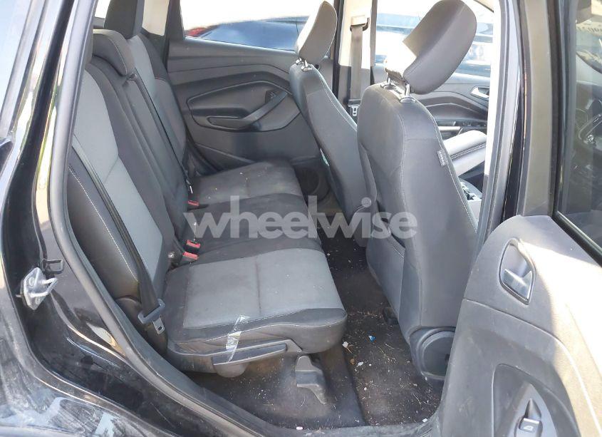 Photo 8 of 2019 Ford Escape SE (VIN 1FMCU0GD6KUC52417)