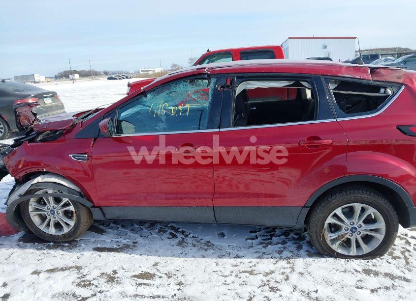 Photo 14 of 2019 Ford Escape SE (VIN 1FMCU0GD6KUC54314)