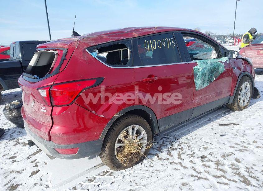 Photo 4 of 2019 Ford Escape SE (VIN 1FMCU0GD6KUC54314)