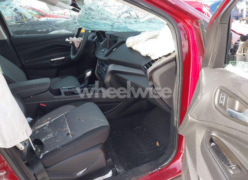 Photo 5 of 2019 Ford Escape SE (VIN 1FMCU0GD6KUC54314)