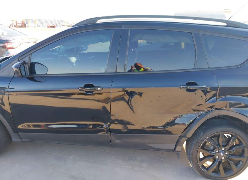 Photo 14 of 2017 Ford Escape SE (VIN 1FMCU0GD7HUA19560)