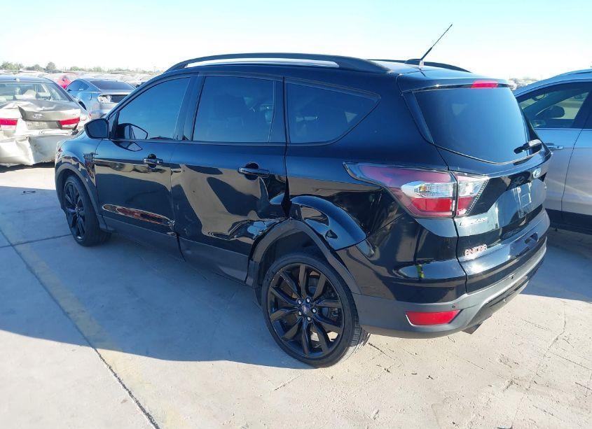 Photo 3 of 2017 Ford Escape SE (VIN 1FMCU0GD7HUA19560)