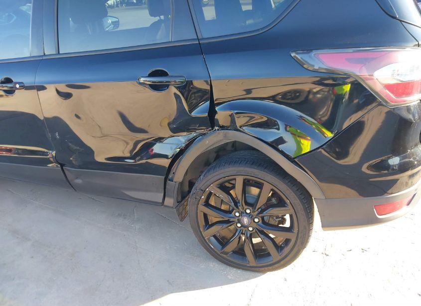 Photo 6 of 2017 Ford Escape SE (VIN 1FMCU0GD7HUA19560)