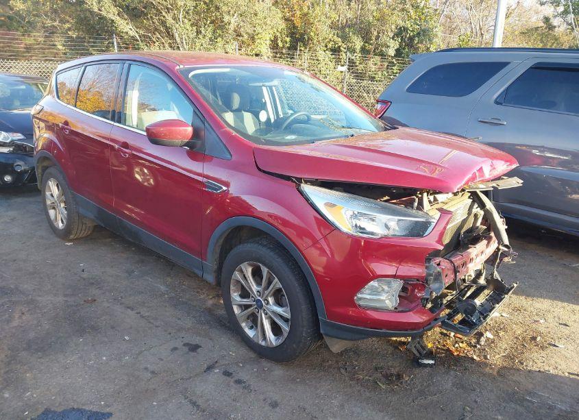 2017 Ford Escape SE (VIN 1FMCU0GD7HUB20632) main photo