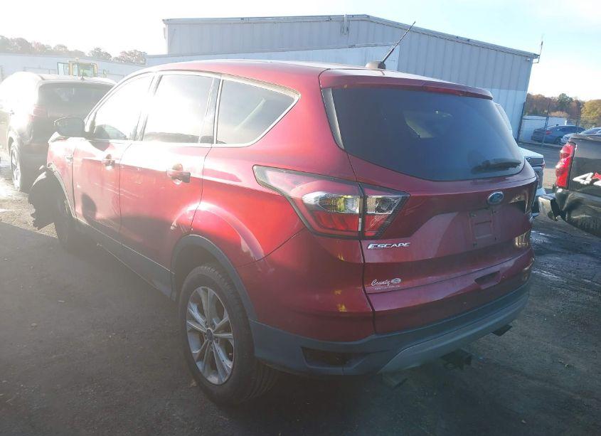 Photo 3 of 2017 Ford Escape SE (VIN 1FMCU0GD7HUB20632)