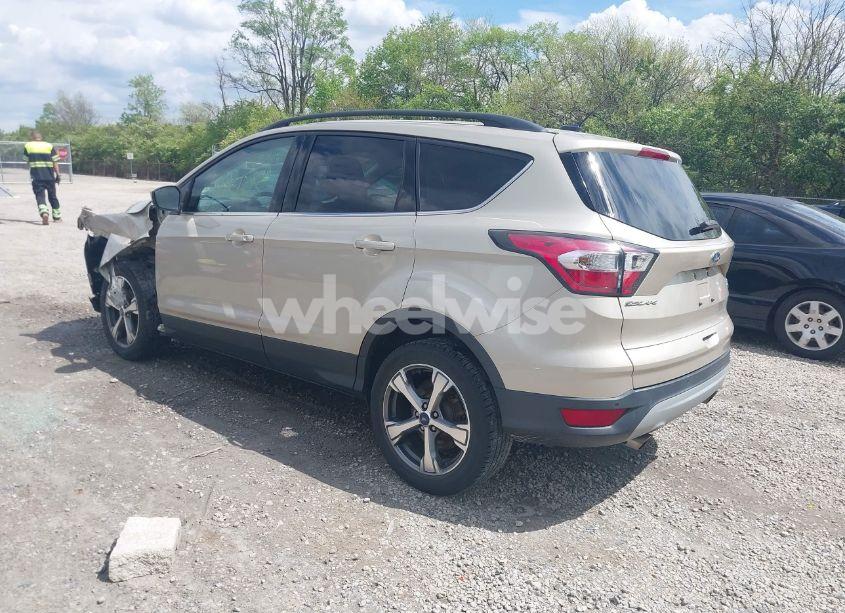 Photo 3 of 2017 Ford Escape SE (VIN 1FMCU0GD7HUB27502)
